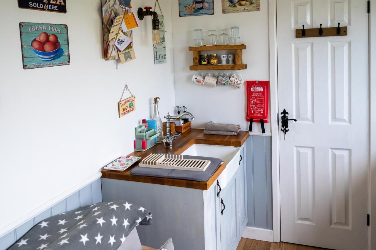 Lanterns Shepherds Huts & Glamping Happisburgh Экстерьер фото